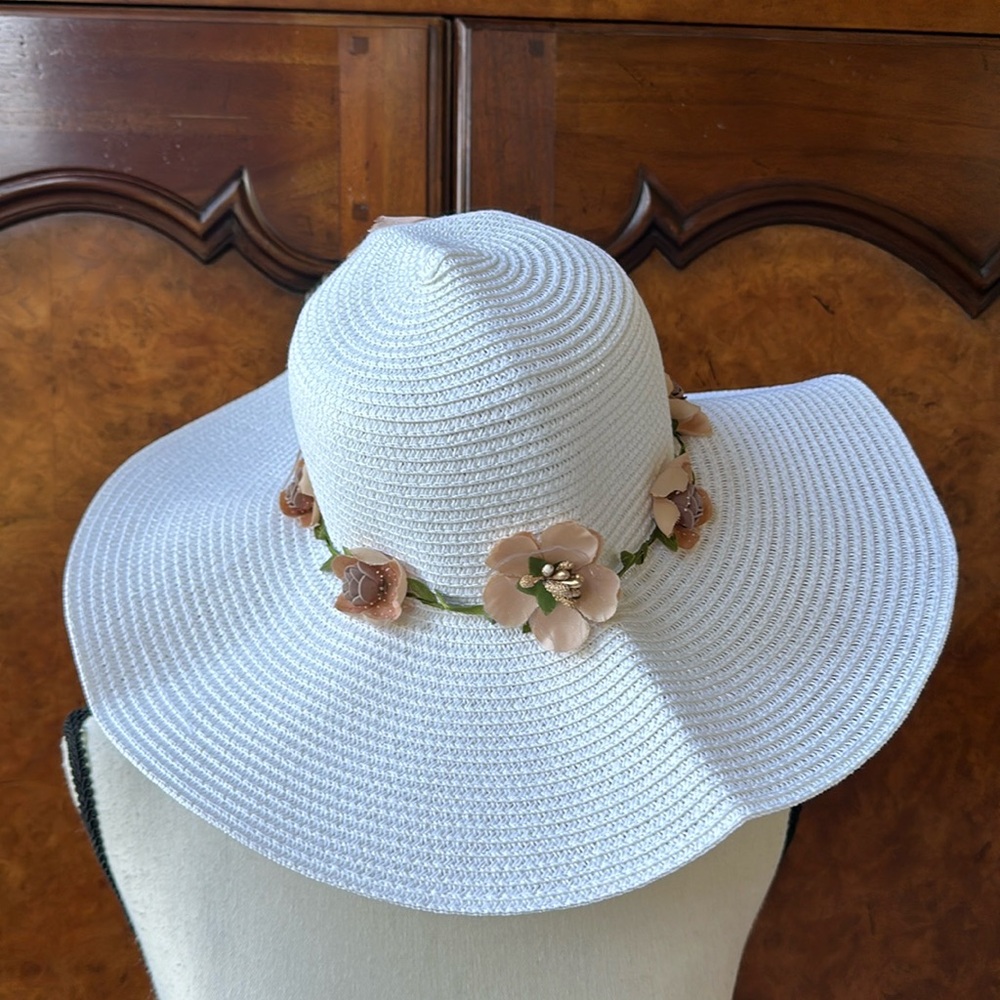 Boho Straw Hat with Flowers NWOT - Picture 5 of 14